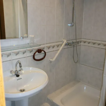 Cobut فندق Falaën